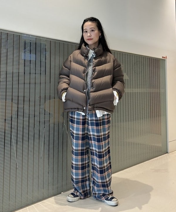 ゆるやかでも、すっきり。計算されたカッティングで魅せる、秋のリラックス・スタイルアップ