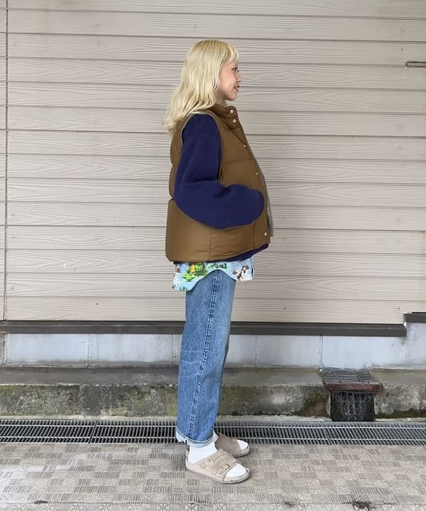 MATSUMOTO AMIさんの「BEAMS WOMEN｜リバーシブル ダウン ベスト」を使ったコーディネート