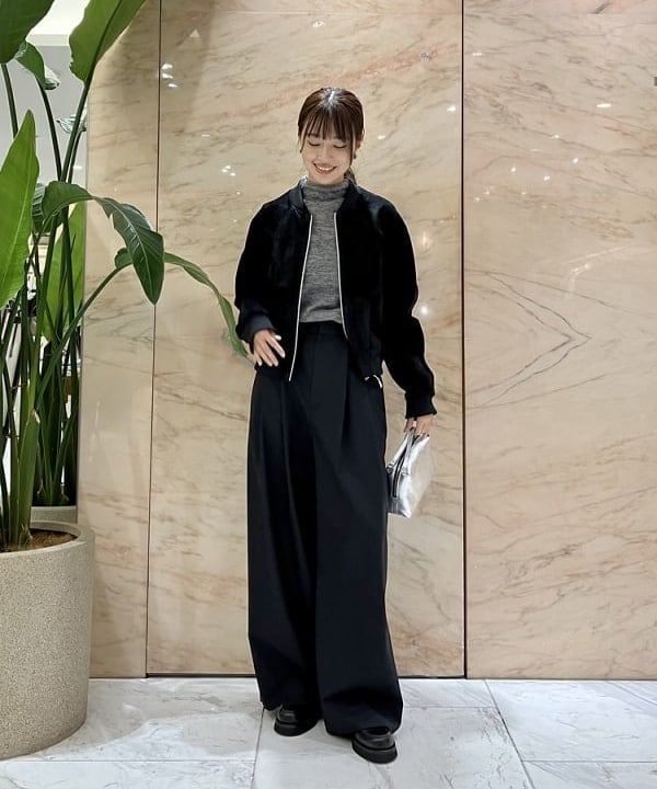 茂野 真楓さんの「BEAMS WOMEN｜LVIR / スエード ブルゾン」を使ったコーディネート