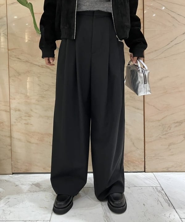 茂野 真楓さんの「BEAMS WOMEN｜LVIR / スエード ブルゾン」を使ったコーディネート