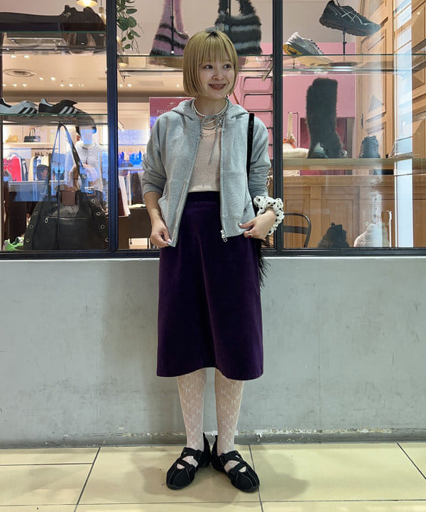 ナカノ アイさんの「BEAMS WOMEN｜スウェット ジップ フーディー」を使ったコーディネート