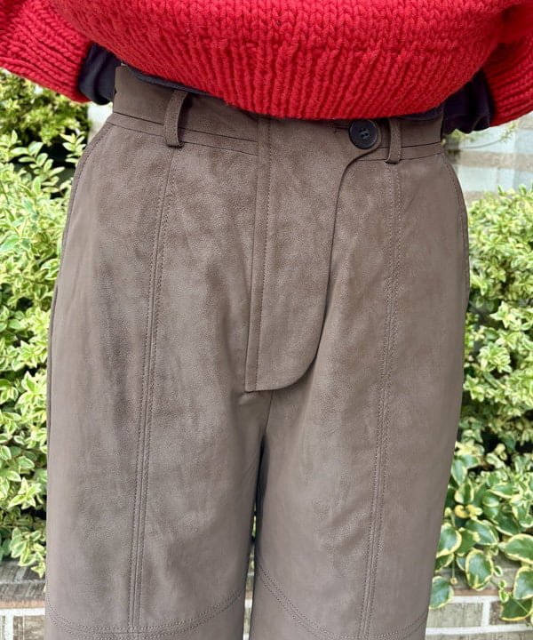 YABUさんの「BEAMS WOMEN｜RBS / フェイク スエード パンツ」を使ったコーディネート