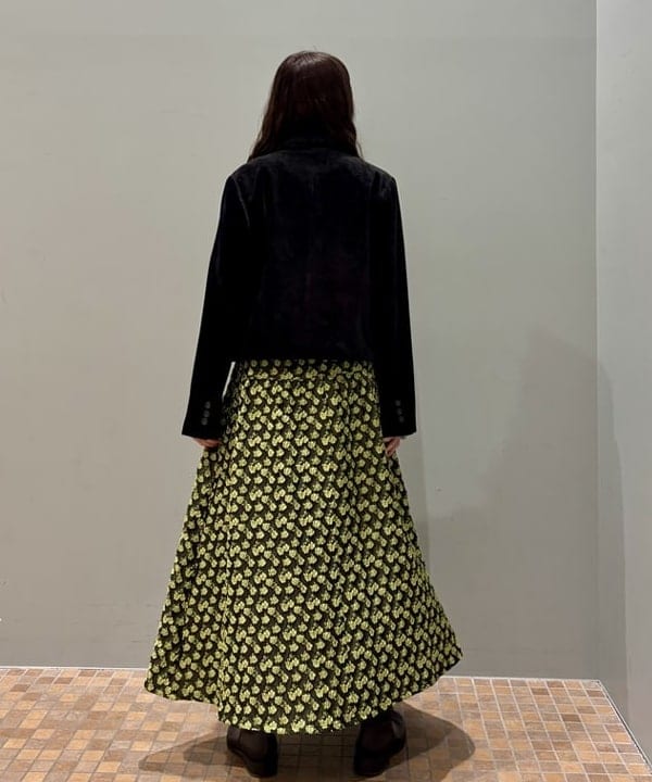 はやしあかねさんの「BEAMS WOMEN｜フラワー ジャカード フレア スカート」を使ったコーディネート