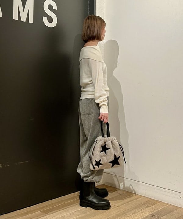 早川 萌子さんの「BEAMS WOMEN｜リブ オフショルダー プルオーバー」を使ったコーディネート