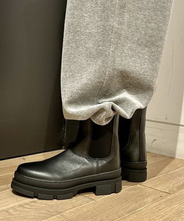 早川 萌子さんの「BEAMS WOMEN｜リブ オフショルダー プルオーバー」を使ったコーディネート