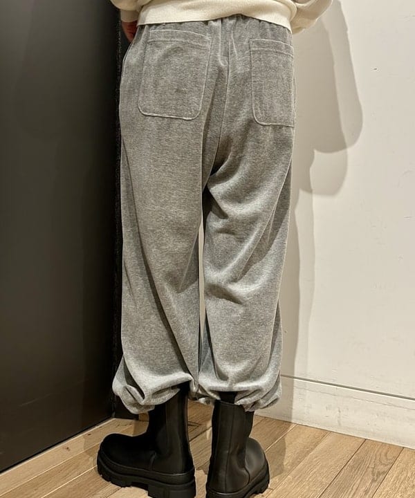 早川 萌子さんの「BEAMS WOMEN｜リブ オフショルダー プルオーバー」を使ったコーディネート