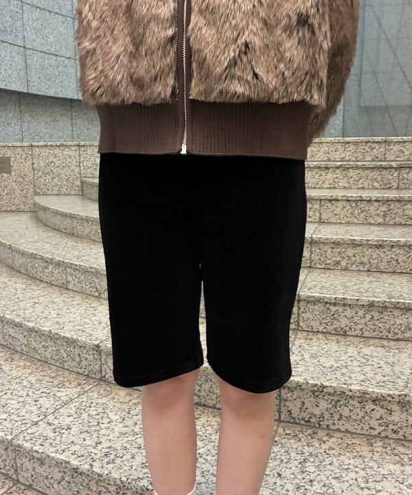 amiriさんの「BEAMS WOMEN｜【別注】PENNEY&rsquo;S / ファー ジャケット」を使ったコーディネート