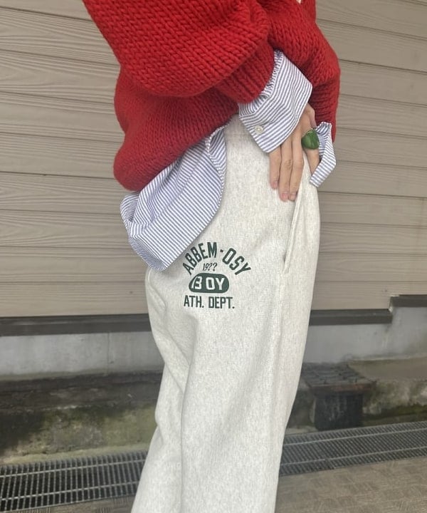 MATSUMOTO AMIさんの「BEAMS WOMEN｜ニュースペーパーバッグ ミニ」を使ったコーディネート