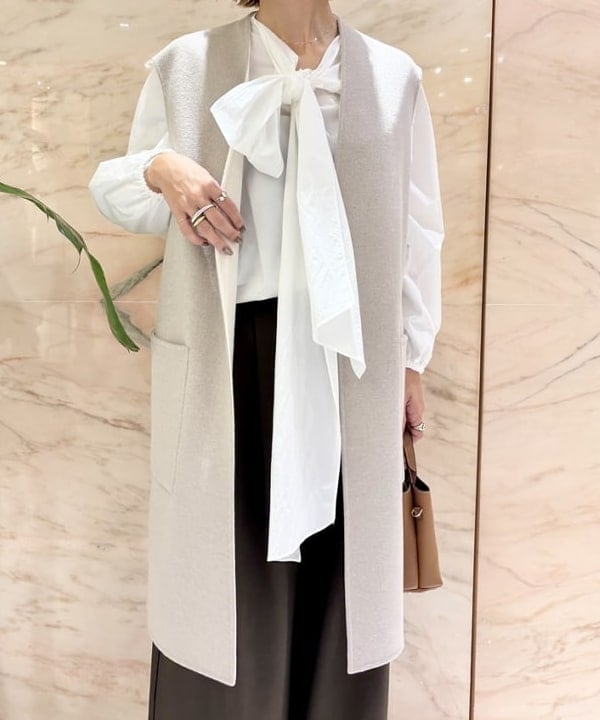 AONO SHIKAMAさんの「BEAMS WOMEN｜リバー ロングジレ」を使ったコーディネート