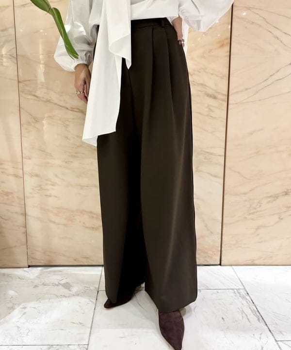 AONO SHIKAMAさんの「BEAMS WOMEN｜リバー ロングジレ」を使ったコーディネート