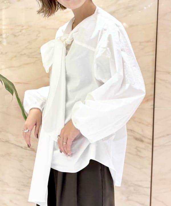 AONO SHIKAMAさんの「BEAMS WOMEN｜リバー ロングジレ」を使ったコーディネート