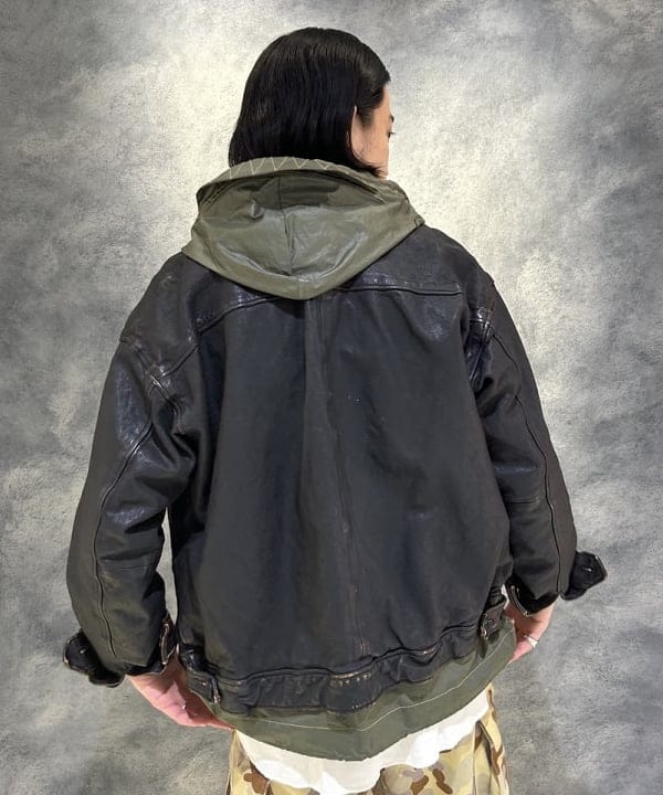 IHA(イハ)さんの「BEAMS WOMEN｜ユーズド加工 レザージップブルゾン」を使ったコーディネート