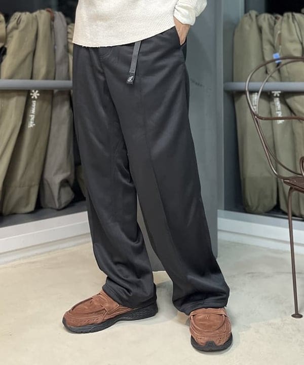 BAKU(東江 漠)さんの「BEAMS WOMEN｜ワイドフィット レザー ジップブルゾン」を使ったコーディネート