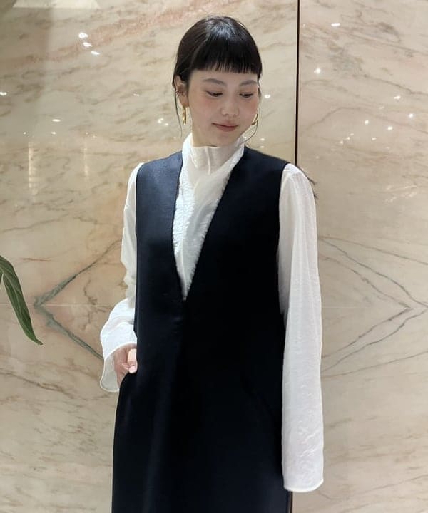 Ichika Hondaさんの「BEAMS WOMEN｜オフタートル ブラウス」を使ったコーディネート