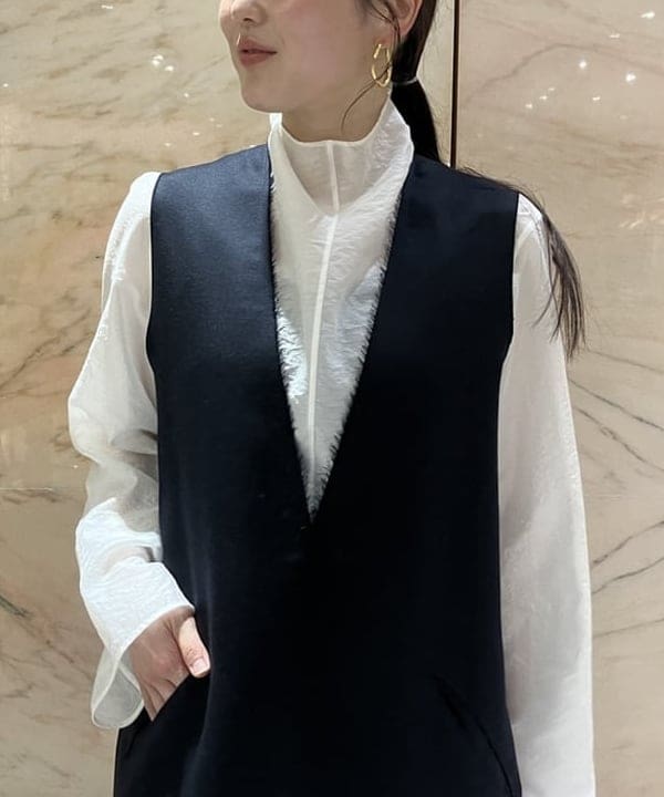 Ichika Hondaさんの「BEAMS WOMEN｜オフタートル ブラウス」を使ったコーディネート