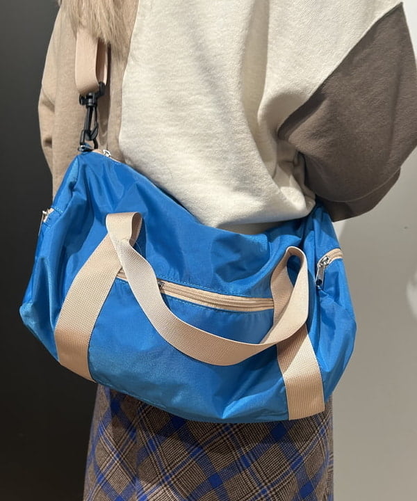 ando naoさんの「BEAMS WOMEN｜2トーン ショルダーバッグ」を使ったコーディネート