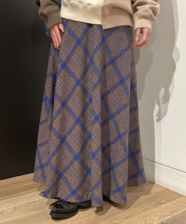 ando naoさんの「BEAMS WOMEN｜2トーン ショルダーバッグ」を使ったコーディネート