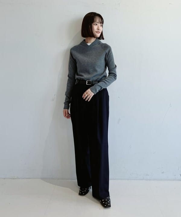 夏のシンプルコーデはこなれ感漂うシャツを合わせて、ワンランク上の着こなしに。