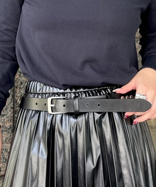 松本 佳菜子さんの「BEAMS WOMEN｜ダブル レザー ベルト」を使ったコーディネート