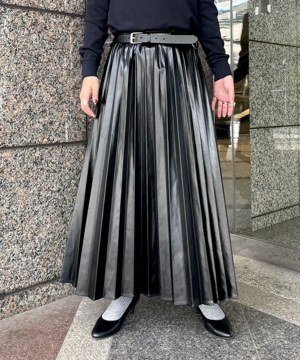 松本 佳菜子さんの「BEAMS WOMEN｜ダブル レザー ベルト」を使ったコーディネート