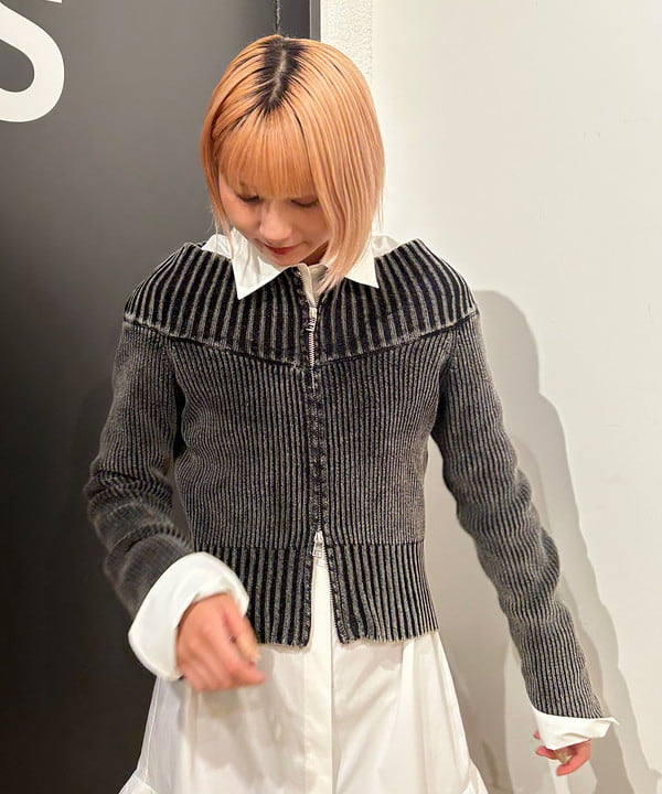 佐藤 亜美さんの「BEAMS WOMEN｜モールフェード ジップ カーディガン」を使ったコーディネート