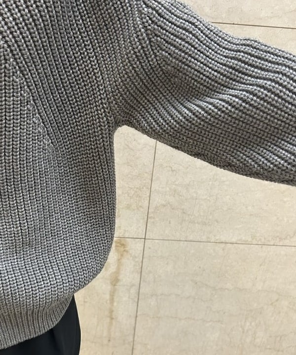 大槻 まひろさんの「BEAMS WOMEN｜BATONER / ドライバーズ ニット」を使ったコーディネート