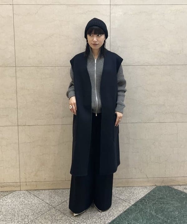 大槻 まひろさんの「BEAMS WOMEN｜BATONER / ドライバーズ ニット」を使ったコーディネート