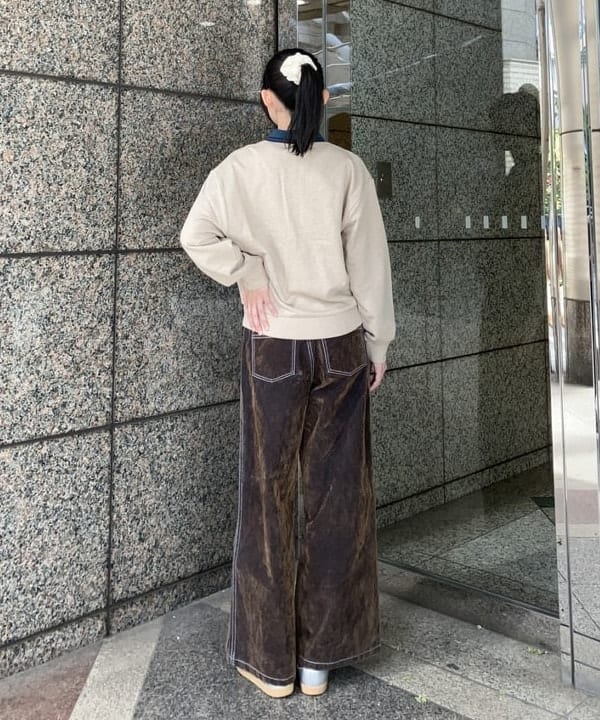 加歩さんの「BEAMS WOMEN｜フロッキー デニム ワイド パンツ」を使ったコーディネート