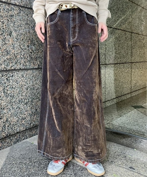 加歩さんの「BEAMS WOMEN｜フロッキー デニム ワイド パンツ」を使ったコーディネート