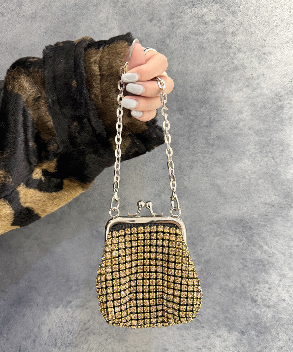 庭野 優紀さんの「BEAMS WOMEN｜RBS / フェイクファー ステンカラー コート」を使ったコーディネート