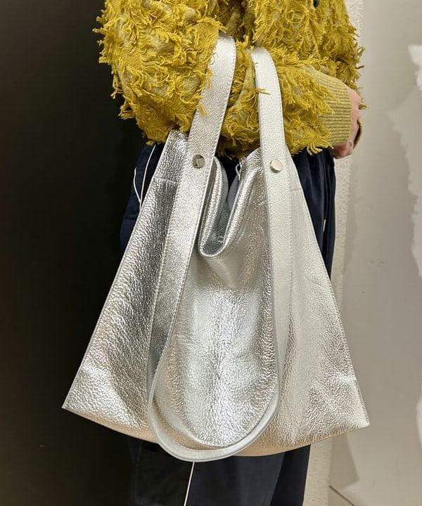 早川 萌子さんの「BEAMS WOMEN｜カット ジャカード フリンジ クルーネック ニット」を使ったコーディネート