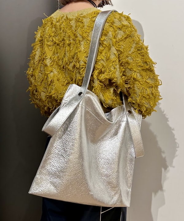 早川 萌子さんの「BEAMS WOMEN｜カット ジャカード フリンジ クルーネック ニット」を使ったコーディネート