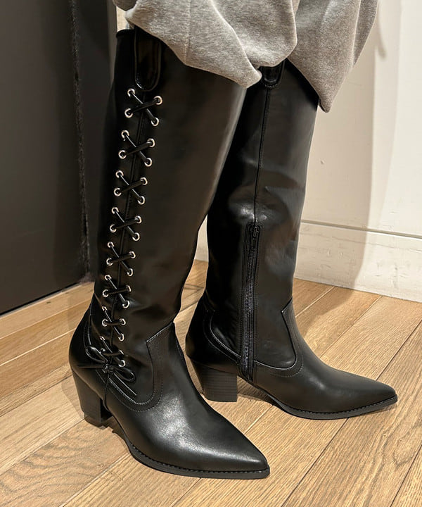 佐藤 亜美さんの「BEAMS WOMEN｜ベロア ワイド スウェット パンツ」を使ったコーディネート