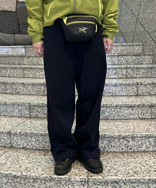 赤羽 花さんの「BEAMS WOMEN｜ワイド チノ パンツ」を使ったコーディネート