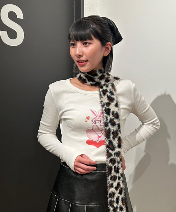 佐藤 亜美さんの「BEAMS WOMEN｜ベロア ワイド スウェット パンツ」を使ったコーディネート