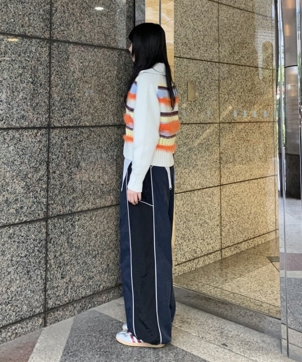 加歩さんの「BEAMS WOMEN｜【別注】BOUSSOLE / ボーダージップ ニット カーディガン」を使ったコーディネート