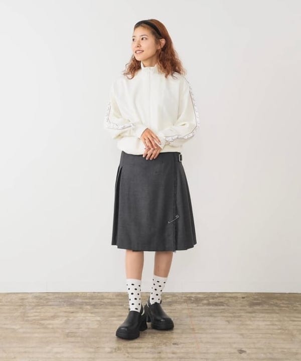 佐々木 南美さんの「BEAMS WOMEN｜FRED PERRY / Taped Track Jacket」を使ったコーディネート