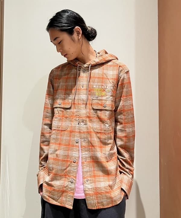 菊田 悠さんの「BEAMS WOMEN｜5ゲージ ブークレ カーディガン」を使ったコーディネート