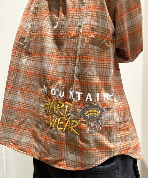 菊田 悠さんの「BEAMS WOMEN｜5ゲージ ブークレ カーディガン」を使ったコーディネート