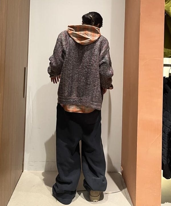 菊田 悠さんの「BEAMS WOMEN｜5ゲージ ブークレ カーディガン」を使ったコーディネート