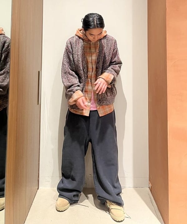 菊田 悠さんの「BEAMS WOMEN｜5ゲージ ブークレ カーディガン」を使ったコーディネート