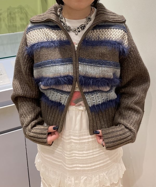 chikaさんの「BEAMS WOMEN｜【別注】boussole / ボーダージップ ニット カーディガン」を使ったコーディネート