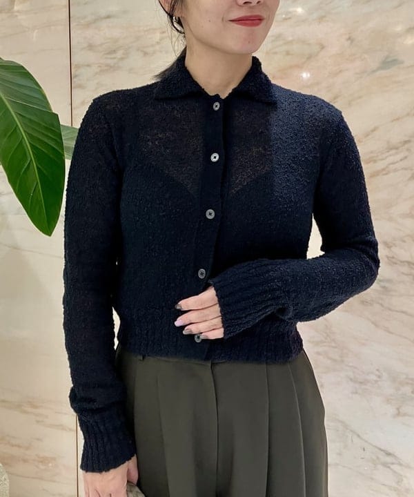 小笠原 楓さんの「BEAMS WOMEN｜AK+1 / ポロカラーショート カーディガン」を使ったコーディネート