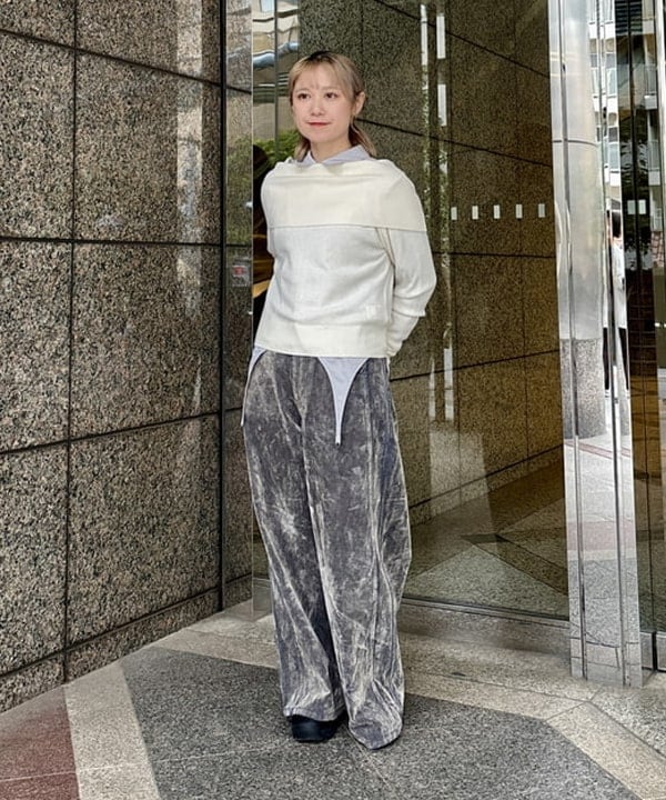 YABUさんの「BEAMS WOMEN｜リブ オフショルダー プルオーバー」を使ったコーディネート