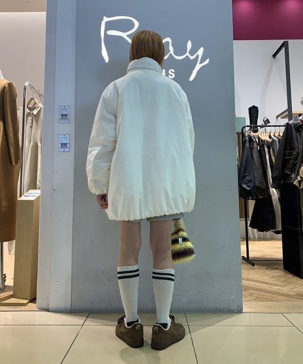 れいなさんの「BEAMS WOMEN｜シャギー ボーダー ニット バッグ」を使ったコーディネート