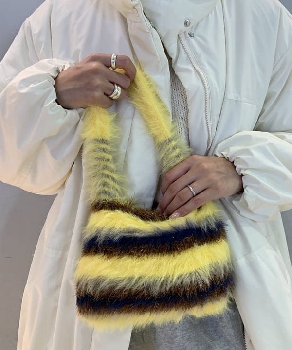 れいなさんの「BEAMS WOMEN｜シャギー ボーダー ニット バッグ」を使ったコーディネート