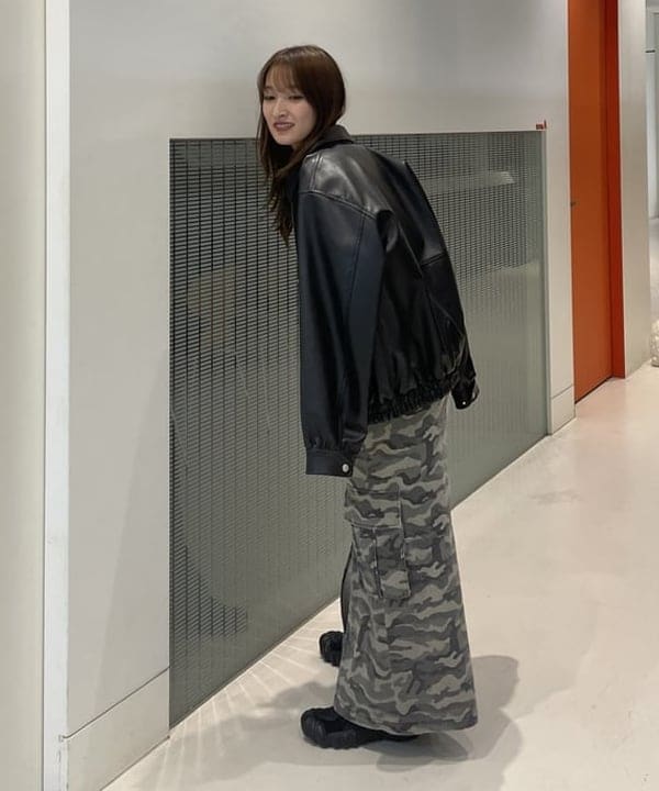 松本 佳菜子さんの「BEAMS WOMEN｜フェイクレザー フライト ジャケット」を使ったコーディネート