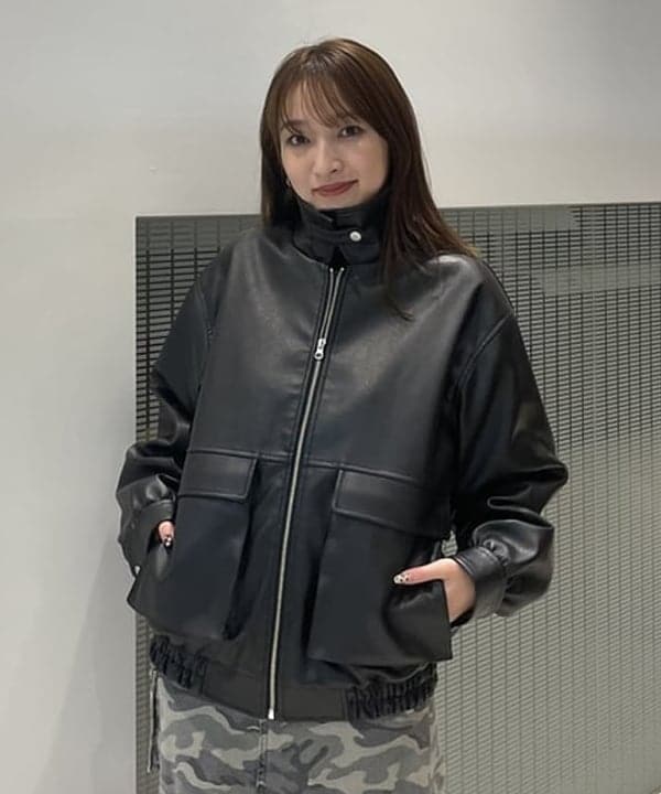 松本 佳菜子さんの「BEAMS WOMEN｜フェイクレザー フライト ジャケット」を使ったコーディネート