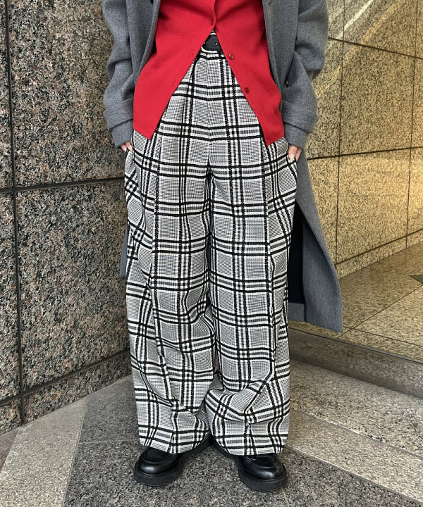 大槻 まひろさんの「BEAMS WOMEN｜AK+1 / ボンディング コート」を使ったコーディネート