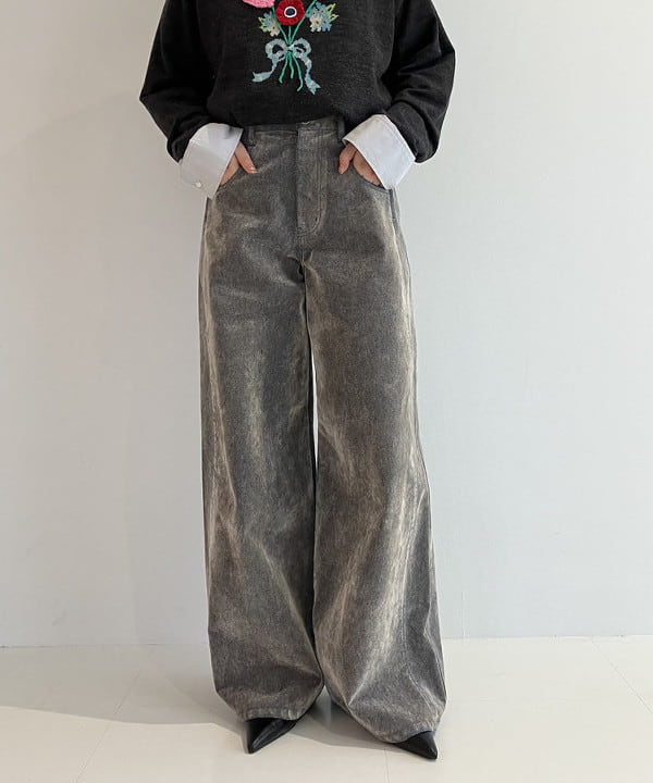 渡邊 舞さんの「BEAMS WOMEN｜ガーターベルト シャツ」を使ったコーディネート